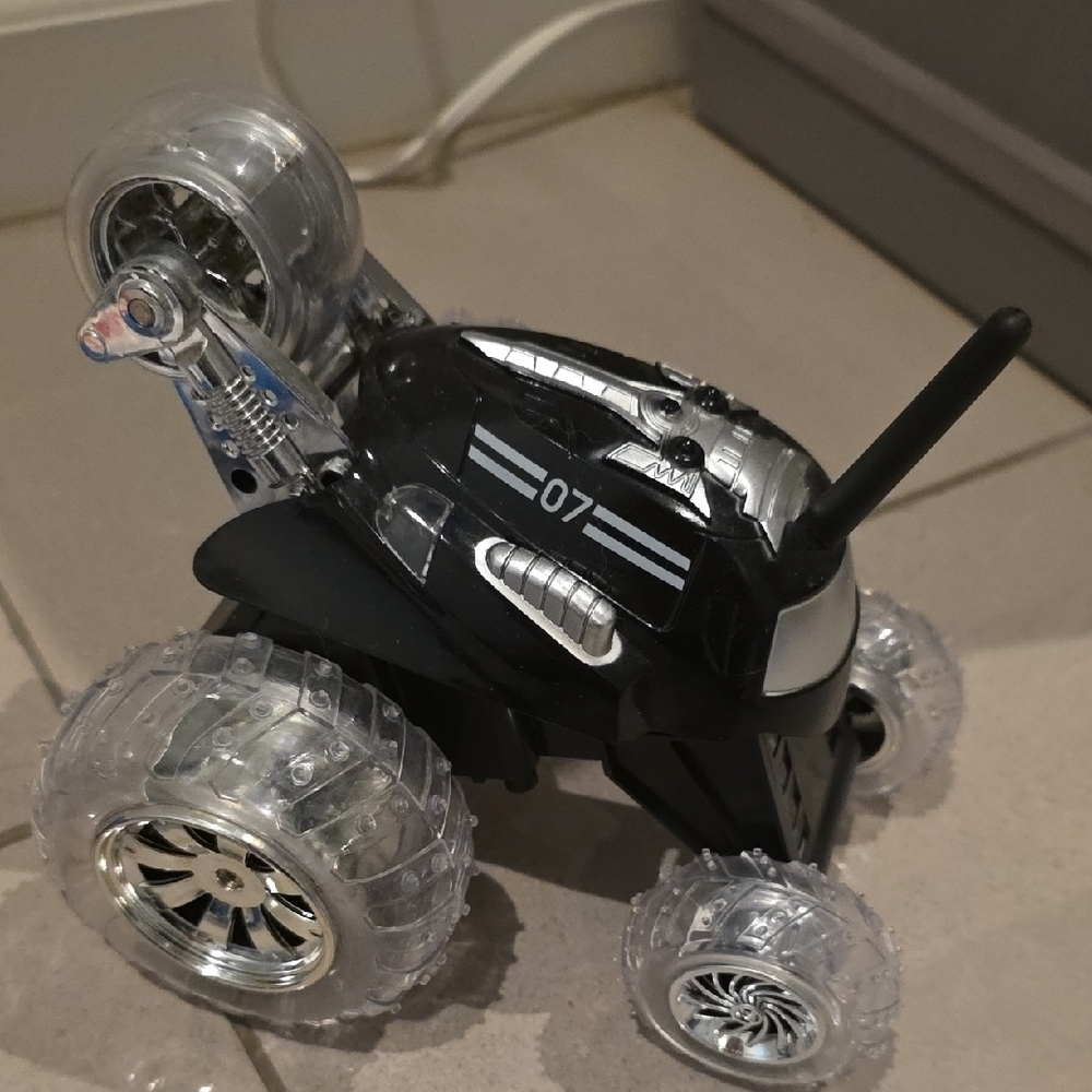 Remote Control Cars Bundle - Picture 6 of 7